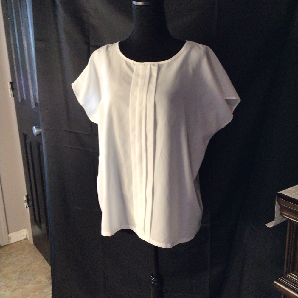 #867   White Pleated Relaxed Blouse
